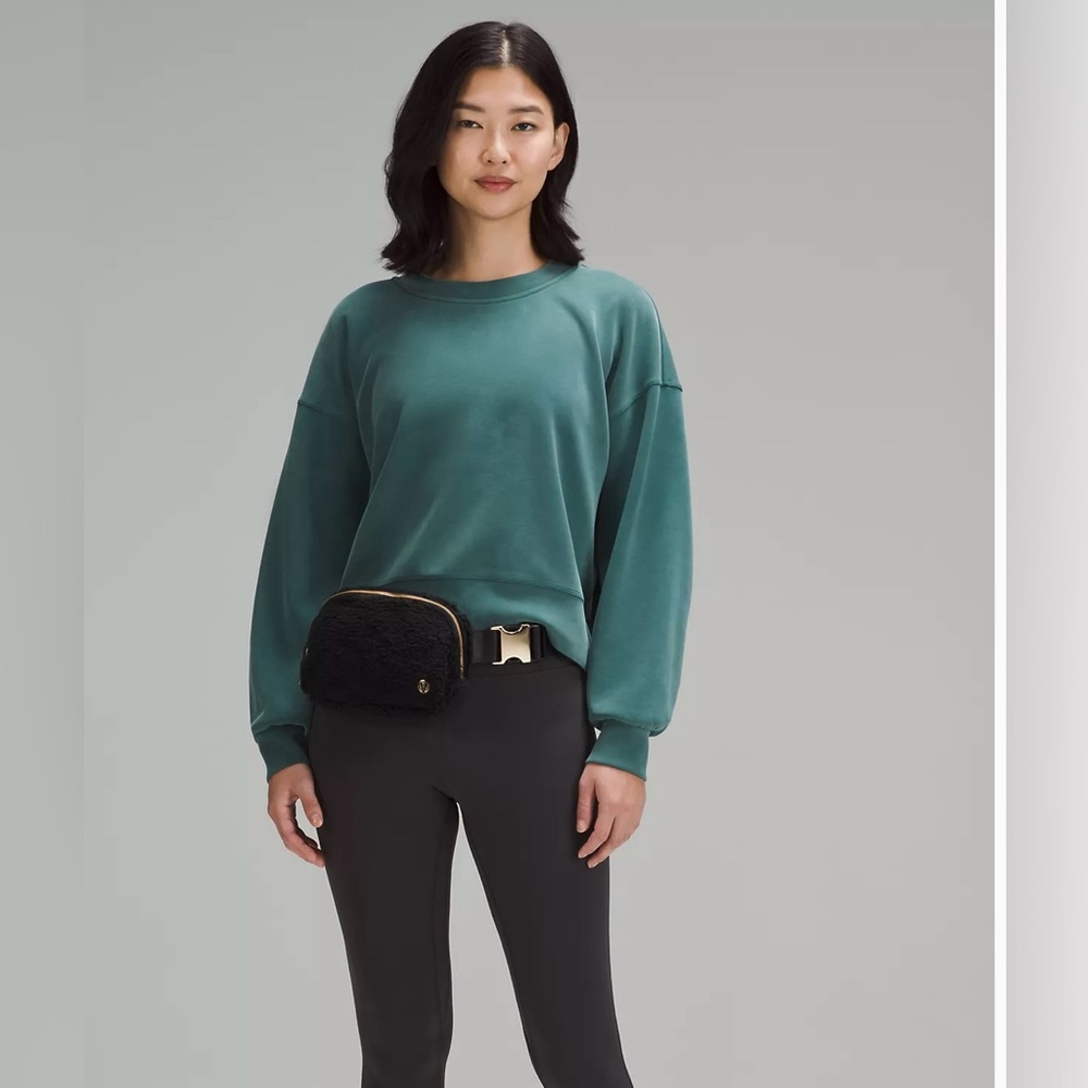 Lululemon Everywhere FLEECE Belt Bag - Black - NWT - Black sherpa /Gold